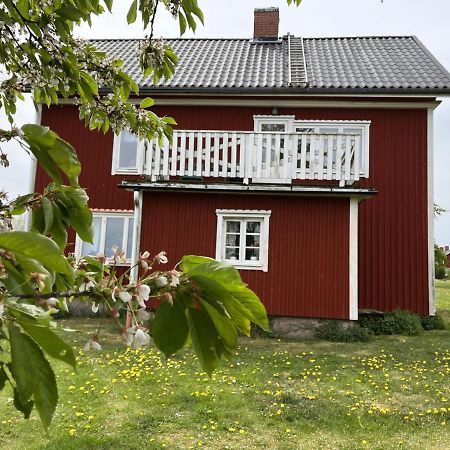 Cozy Red Cottage In The Countryside Outside Vimmerby Gullringen Exterior photo